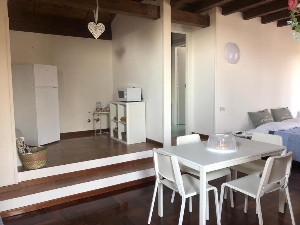 Bed and Breakfast Attico By Marconi 11 Besozzo Exterior foto
