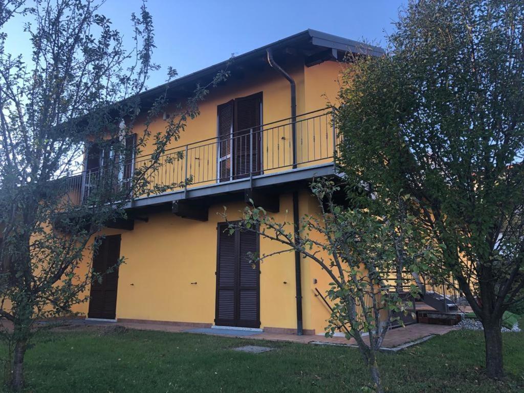 Bed and Breakfast Attico By Marconi 11 Besozzo Exterior foto